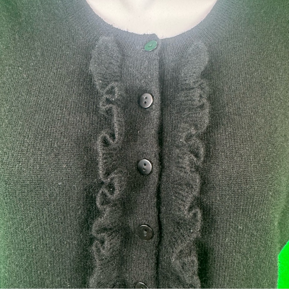 Aqua 100% Cashmere ruffle front button up short sleeve sweater black Sz Small - Picture 6 of 7